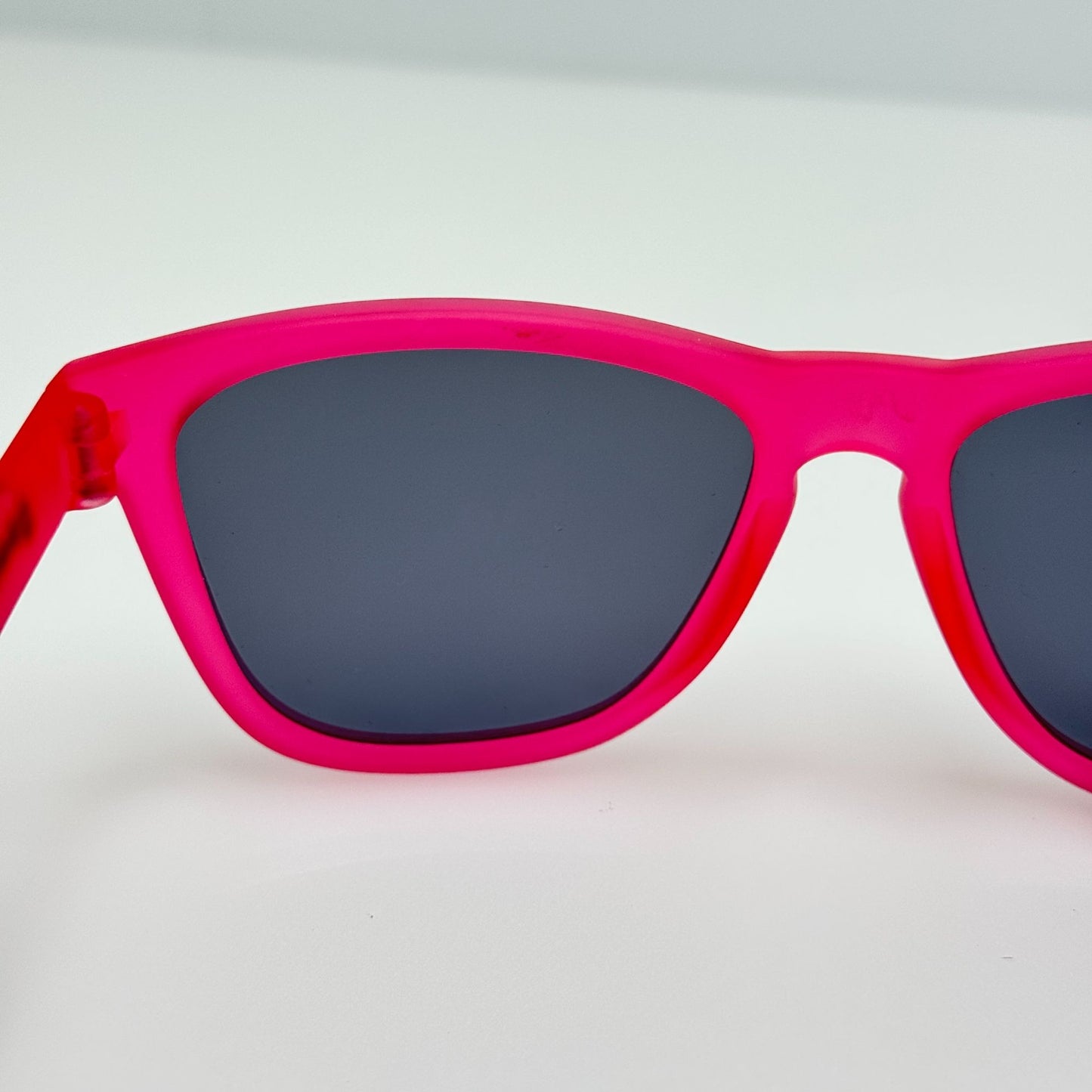 Goodr Sunglasses Flamingos On A Booze Cruise W/ Bag