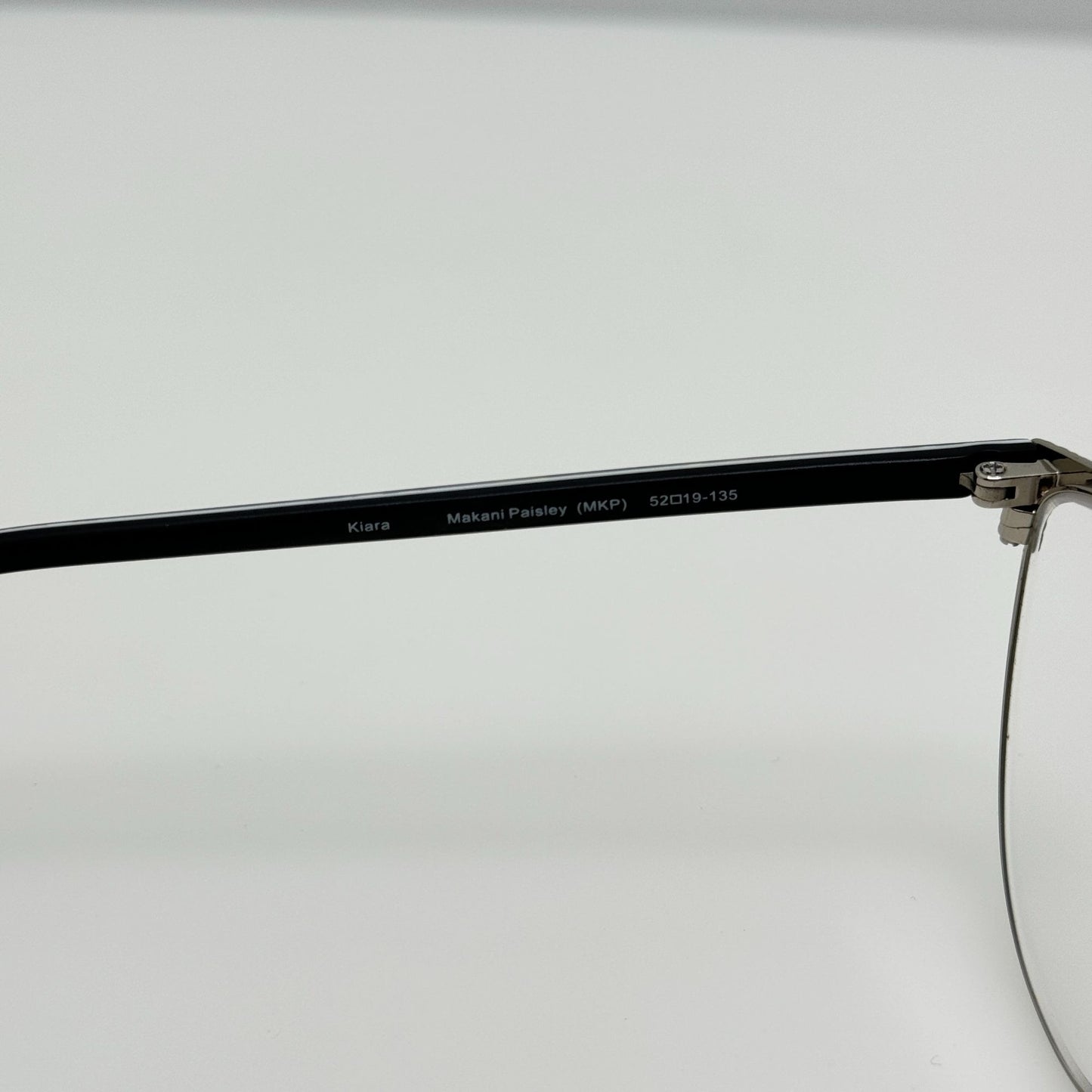 Vera Bradley Eyeglasses Eye Glasses Frames Kiara Makani Paisley MKP 52-19-135