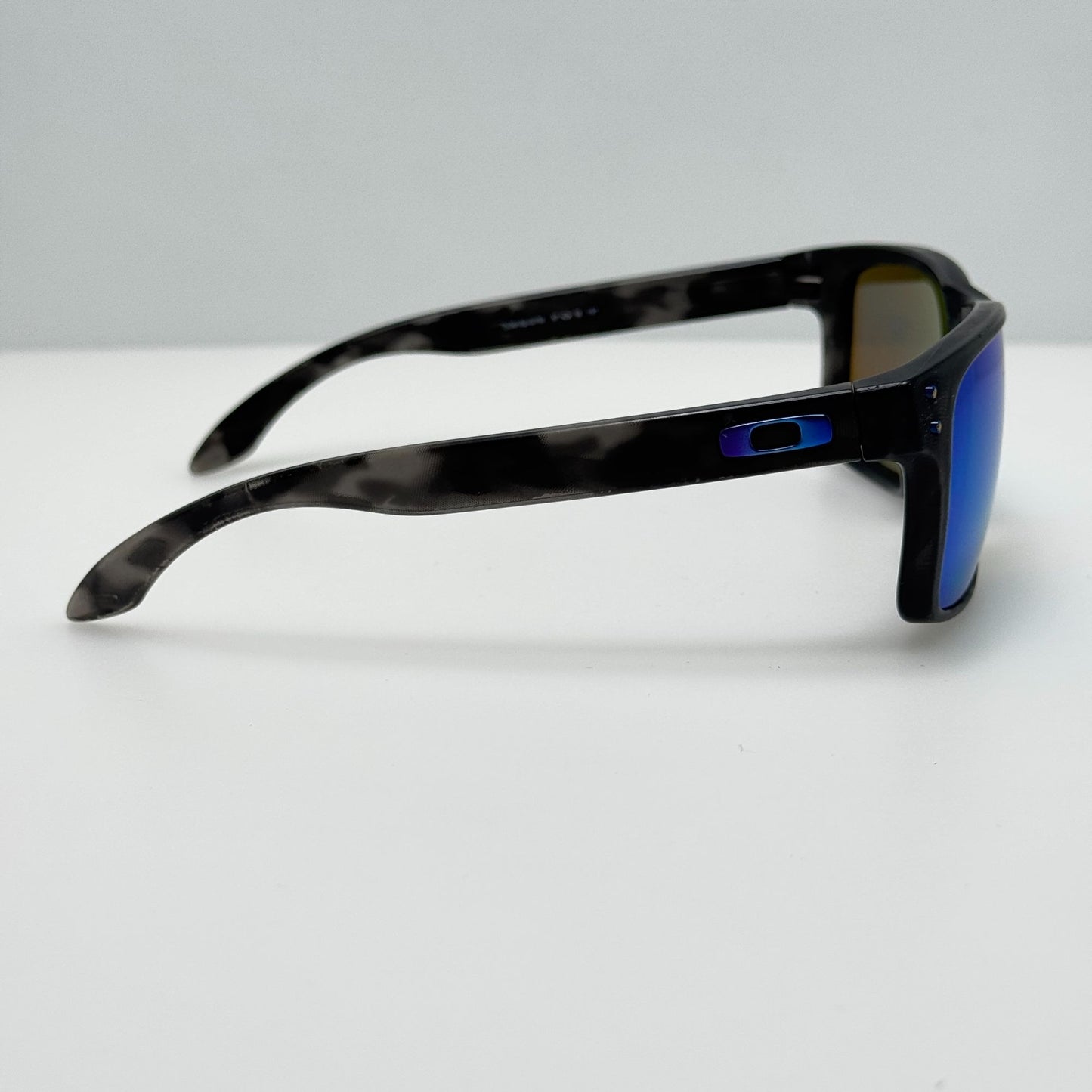 Oakley Sunglasses OO9102-G755 Holbrook Polarized 57-18-137