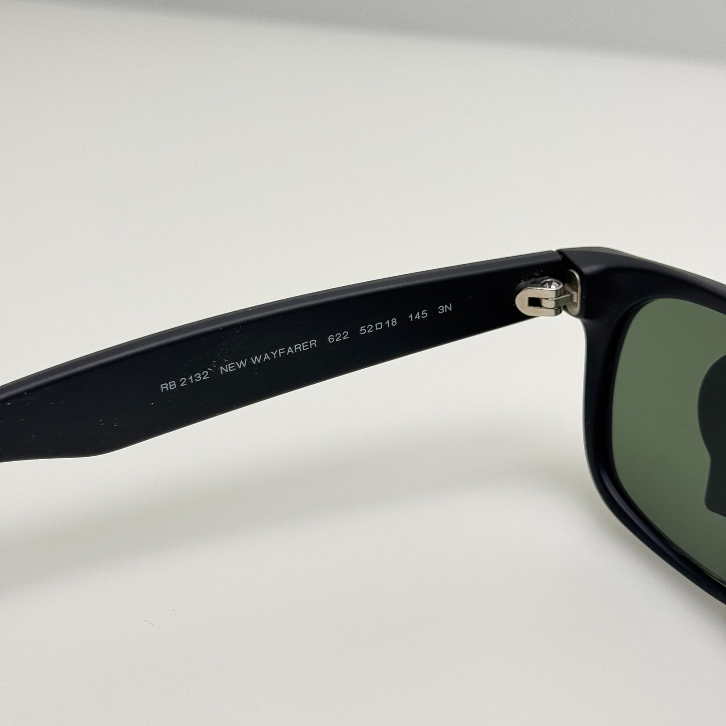 Ray Ban Sunglasses RB 2132 “New Wayfarer” 622 52-18-145 B