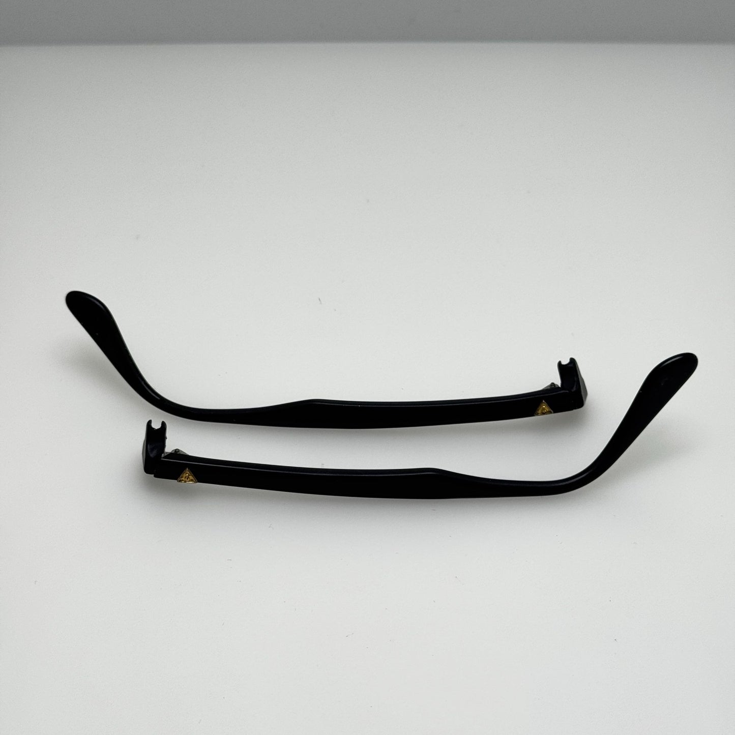 Guess 102 Black 50-18 Eye Glasses Temple Arms Only PARTS