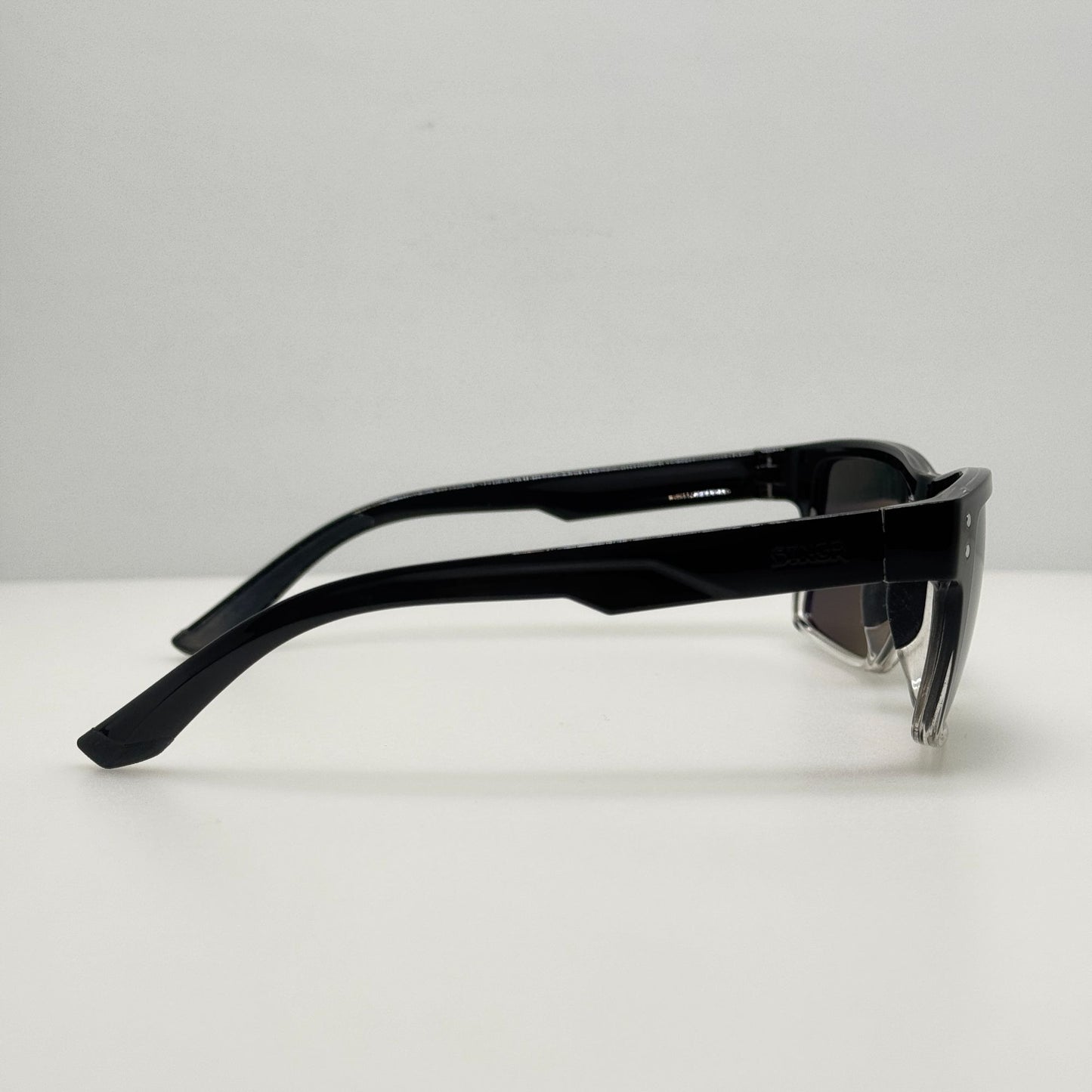 STNGR Sunglasses Black Polarized