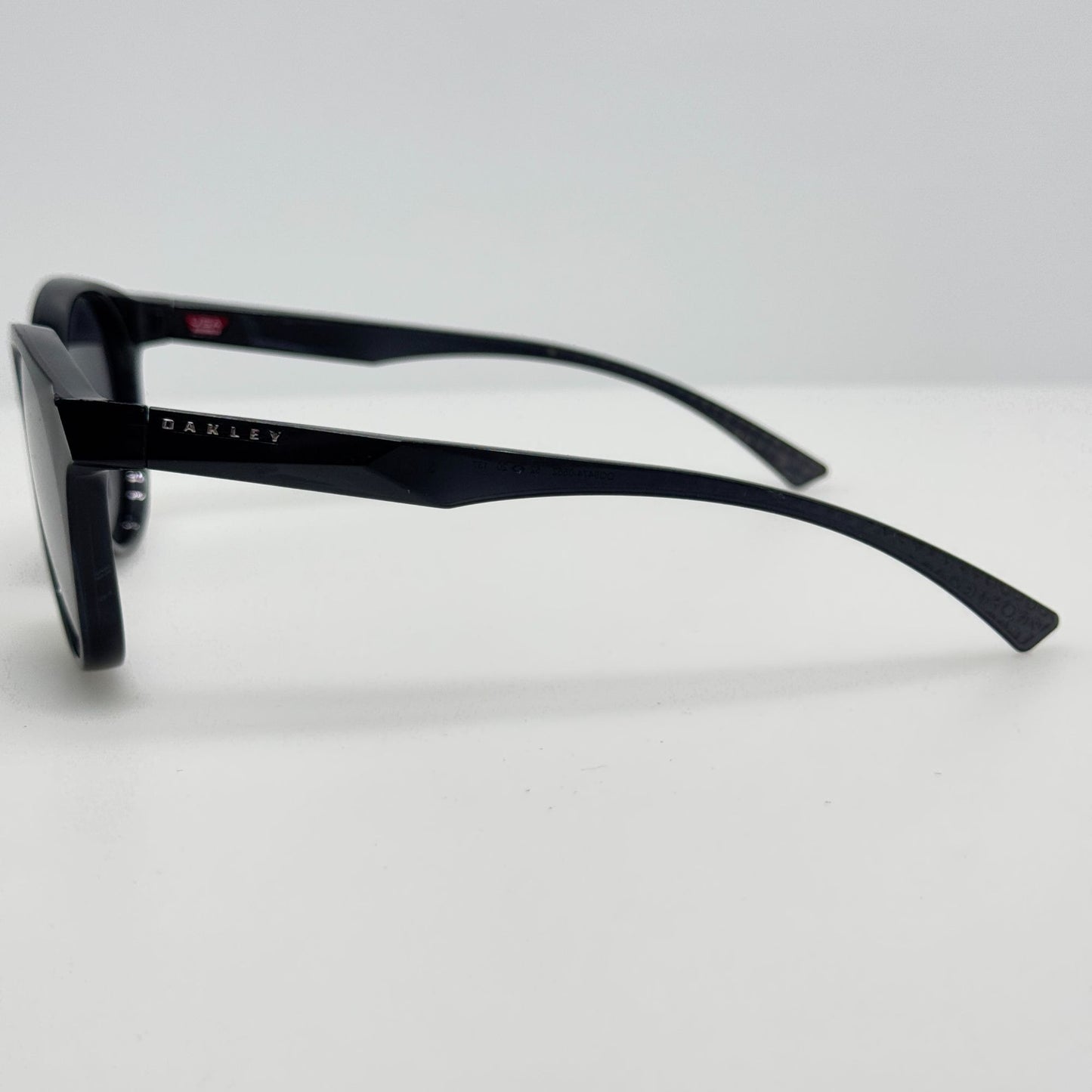 Oakley Sunglasses OO9474-0552 Spindrift Black 52-20-137 Read Description