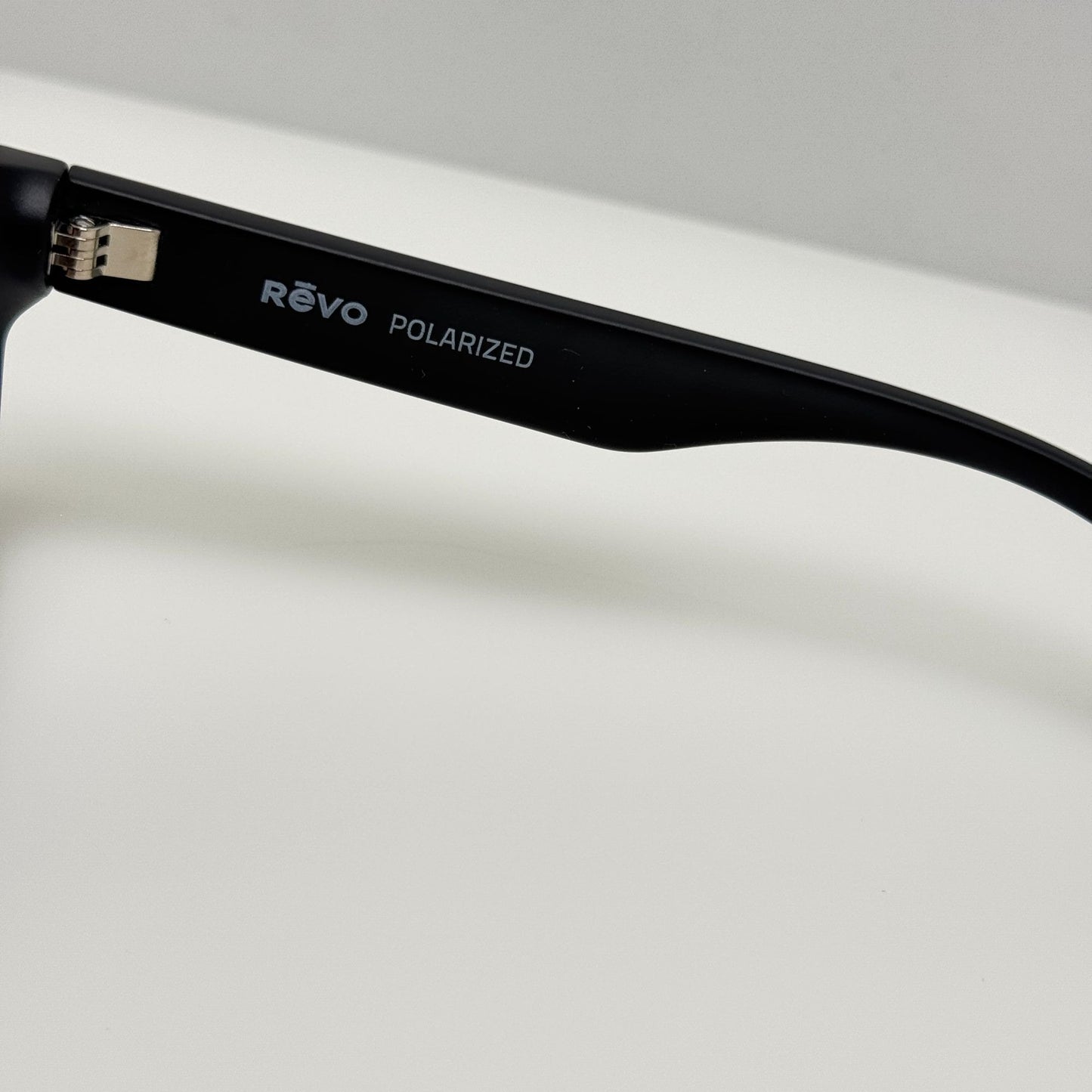 Revo Sunglasses RE 1054 01 Zinger Polarized 53-20-140