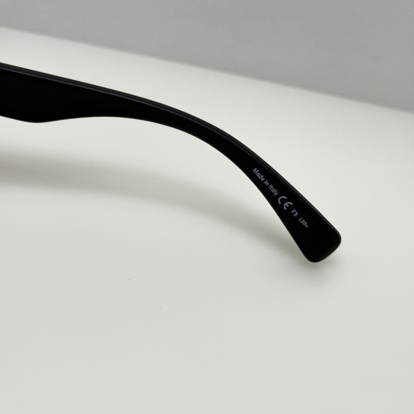 Revo Sunglasses RE 1054 01 Zinger Polarized 53-20-140