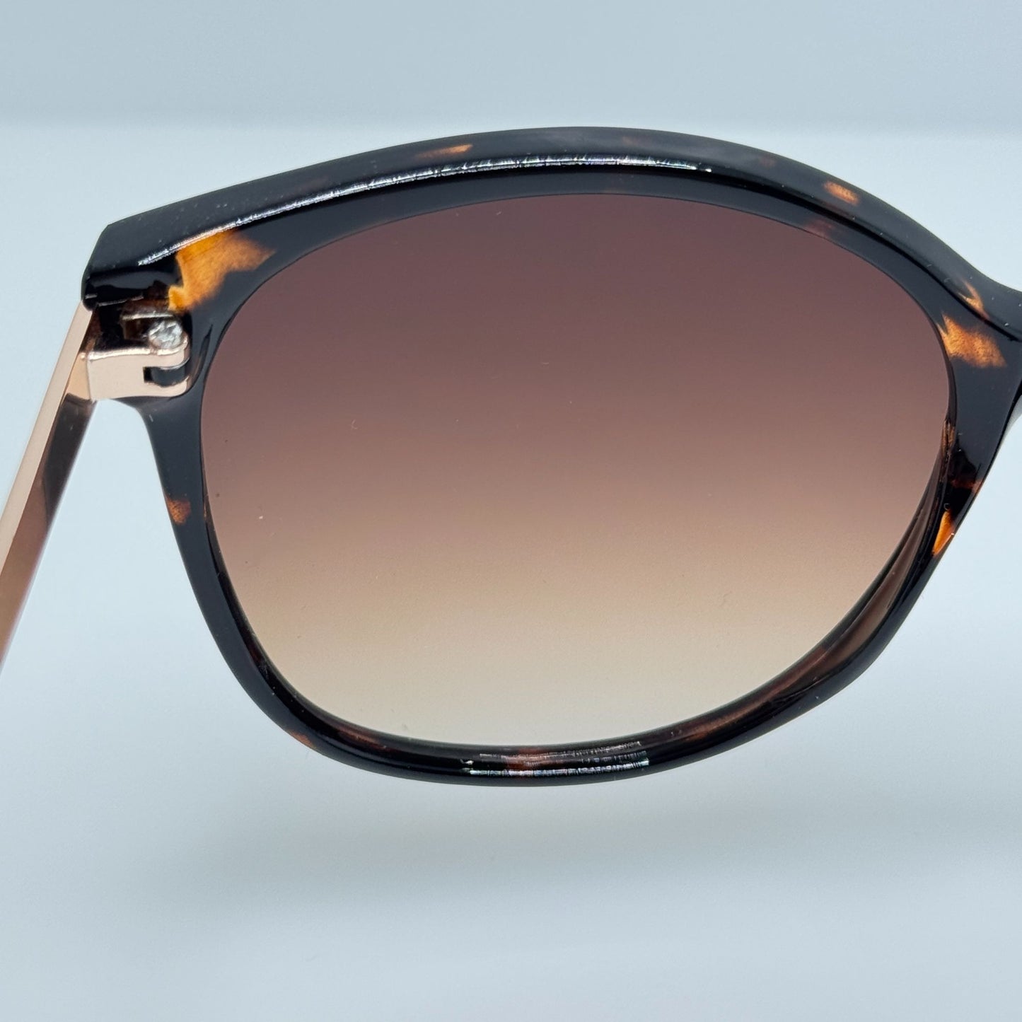 Lauren Conrad Sunglasses WLC71SG06 B