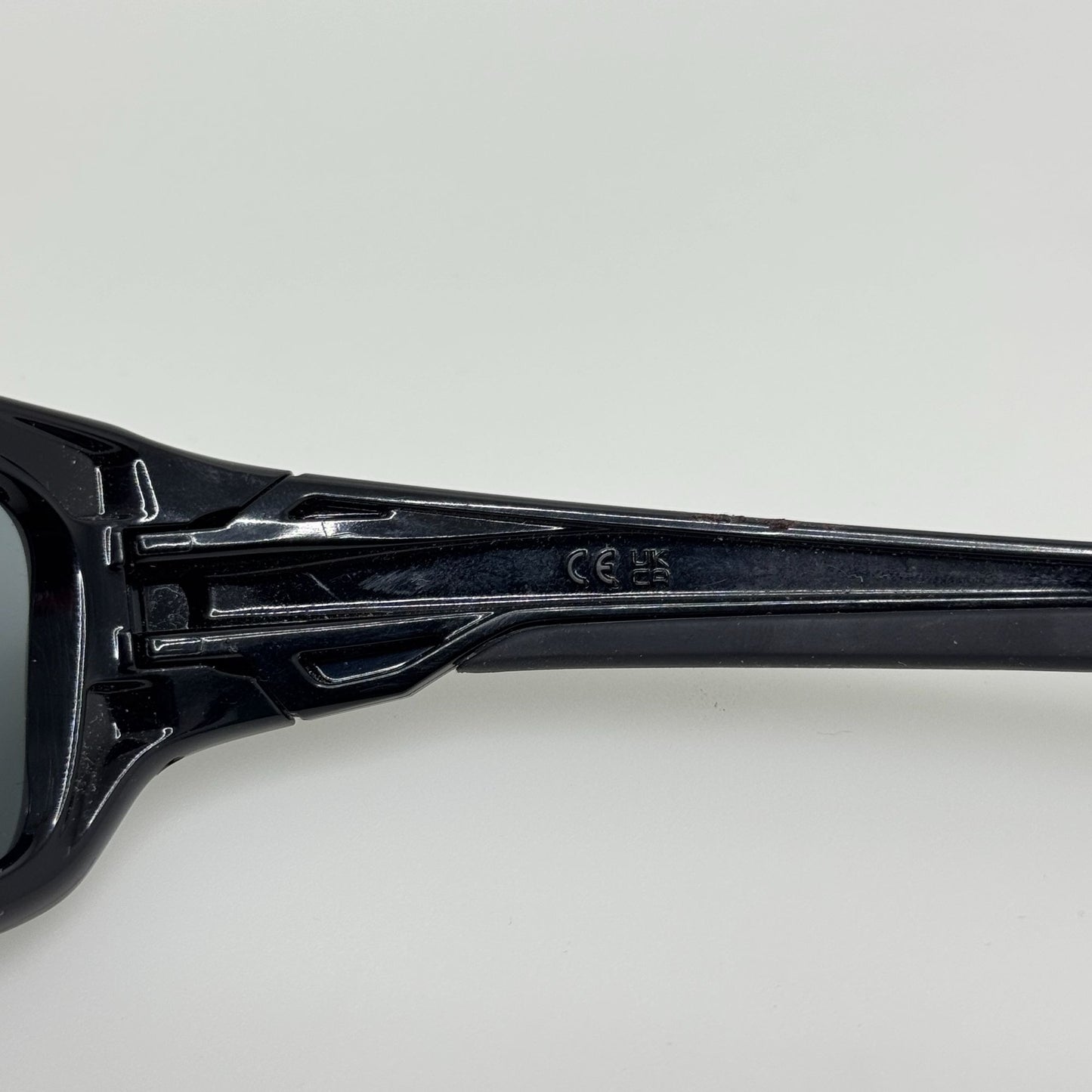 Oakley Sunglasses OO9236-12 Valve Black Polarized 60-16-133