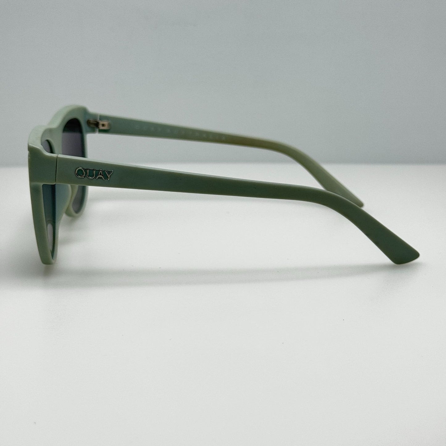 Quay Sunglasses Hollywood Nights 111