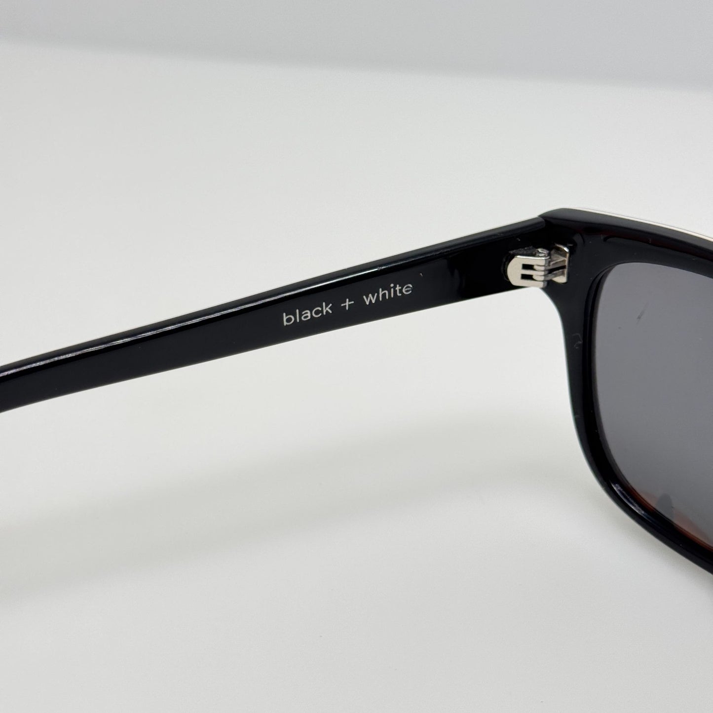 Raen Sunglasses Savoye Black & White Polarized