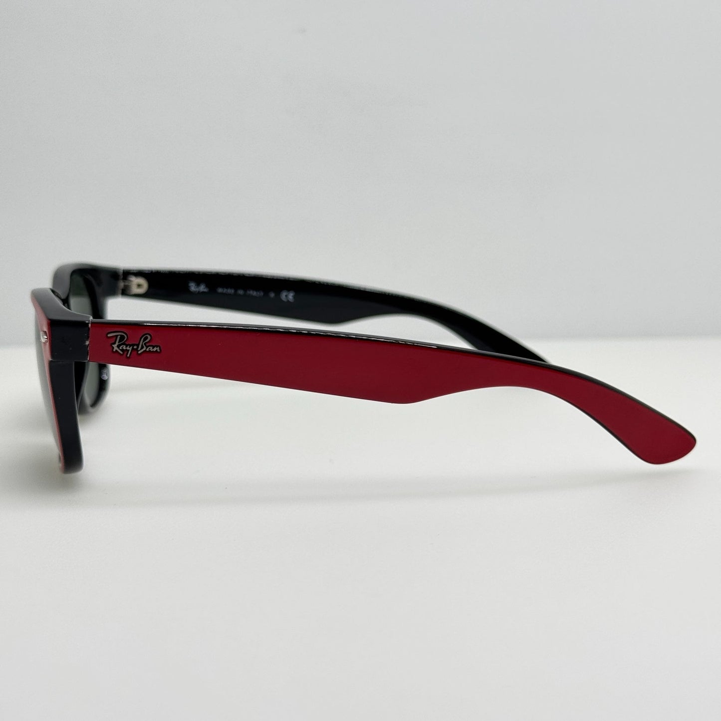 Ray Ban Sunglasses RB 2132 “New Wayfarer” 769 Italy Red Black 55-18