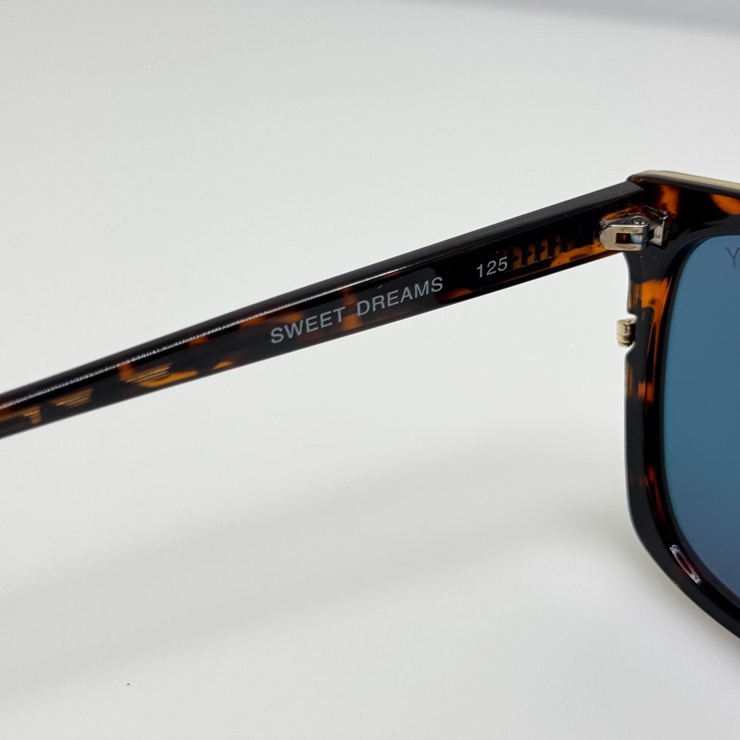 Quay Sunglasses Sweet Dreams 125