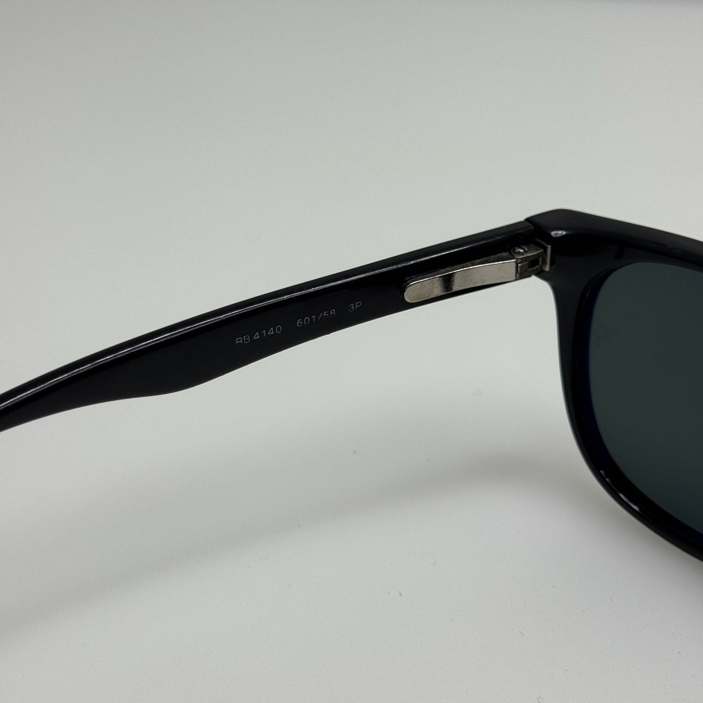 Ray Ban Sunglasses RB 4140 601/58 Black Polarized Read Description