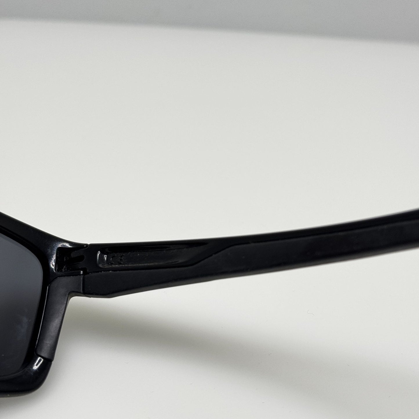 Oakley Sunglasses OO9264-08 Mainlink Black 57-17-138