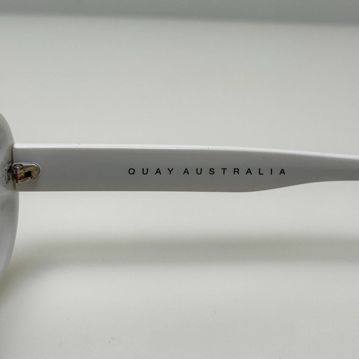 Quay Sunglasses Frivolous White 125