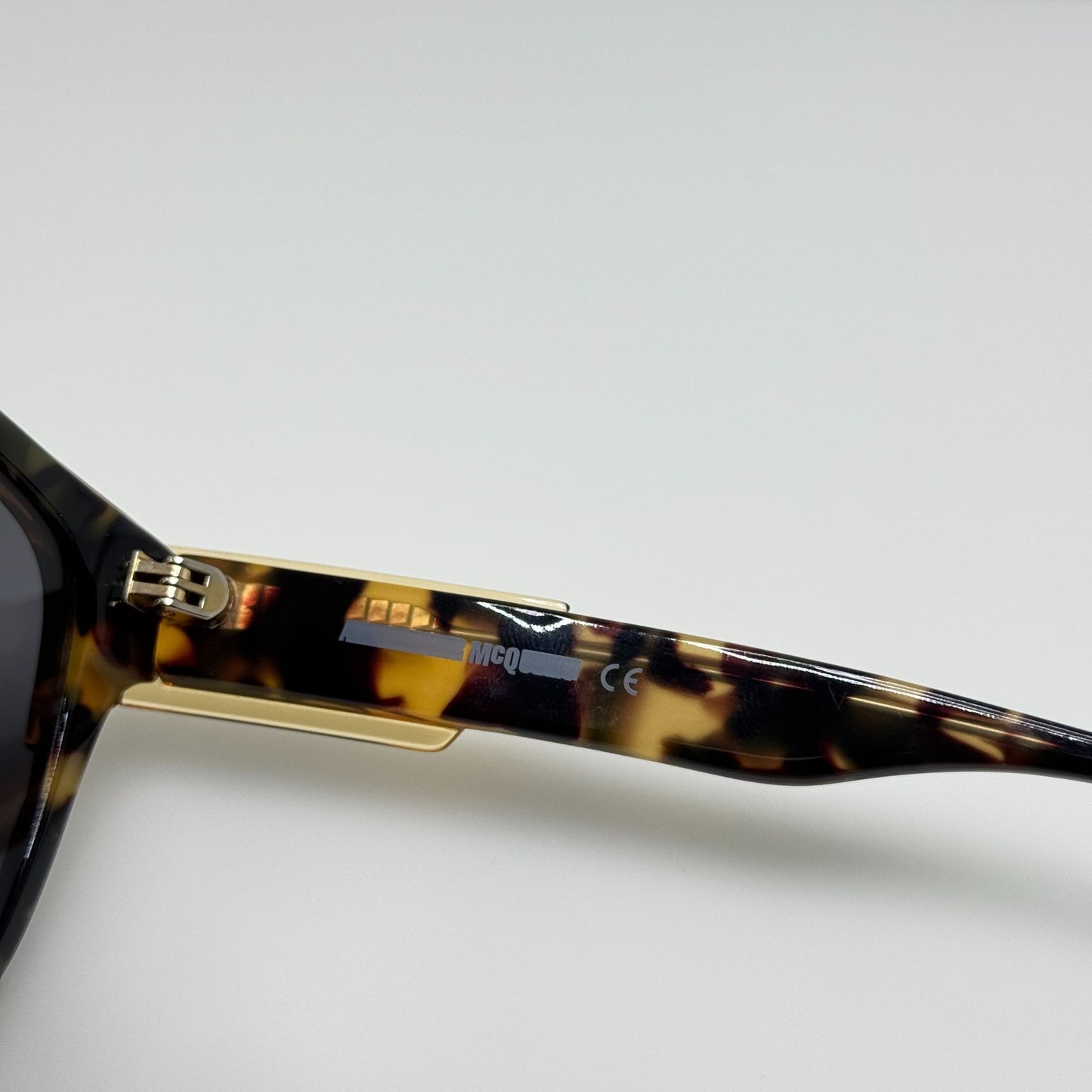 Alexander McQueen Sunglasses MQ 0004S 004 55-15-140